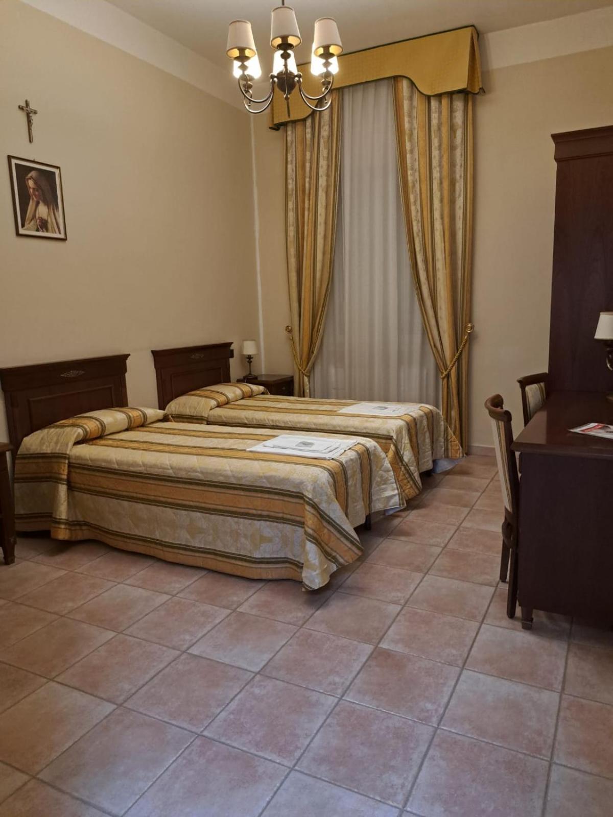 Hotel Casapaceebene à San Giovanni Rotondo Extérieur photo
