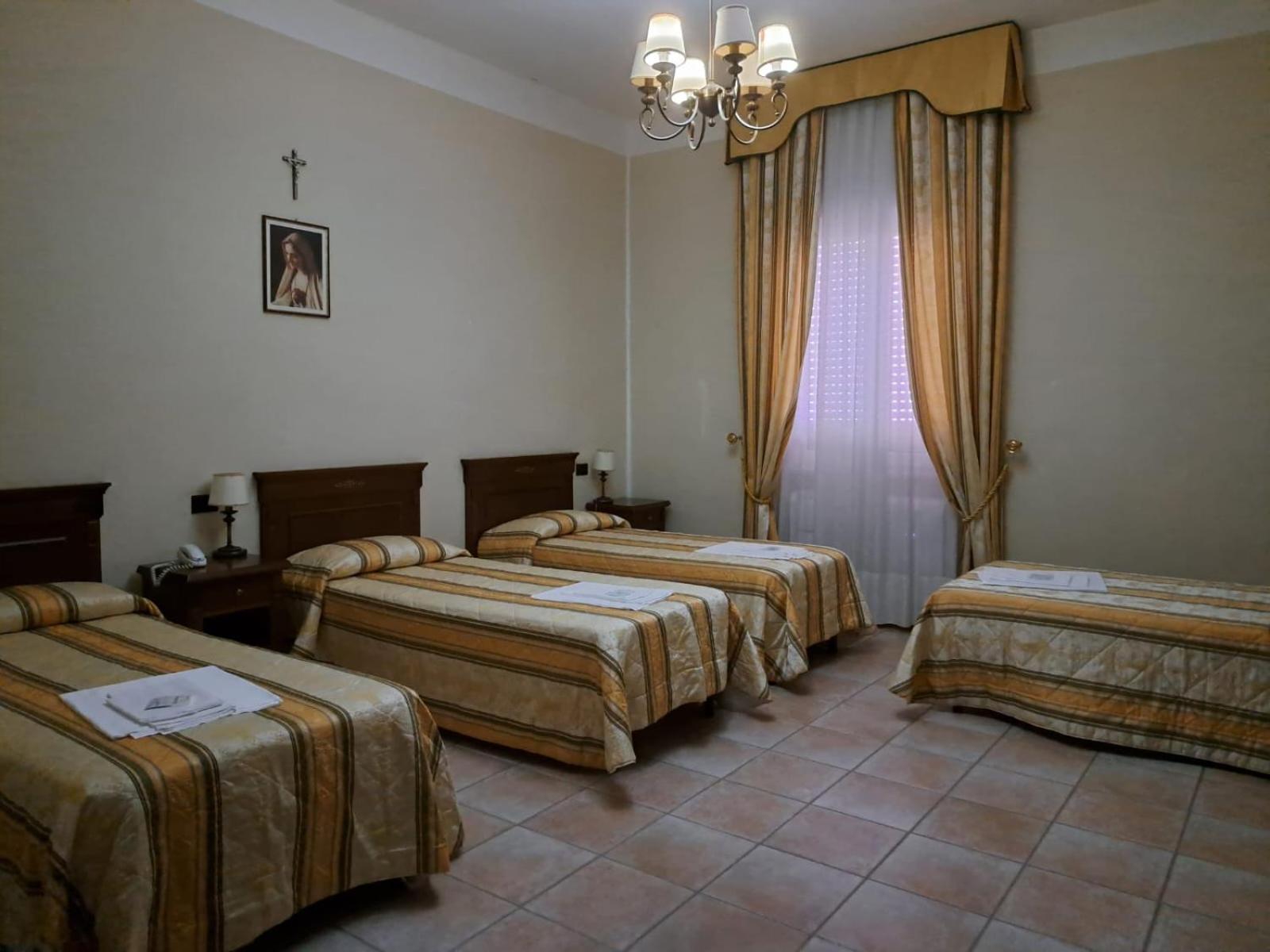 Hotel Casapaceebene à San Giovanni Rotondo Extérieur photo