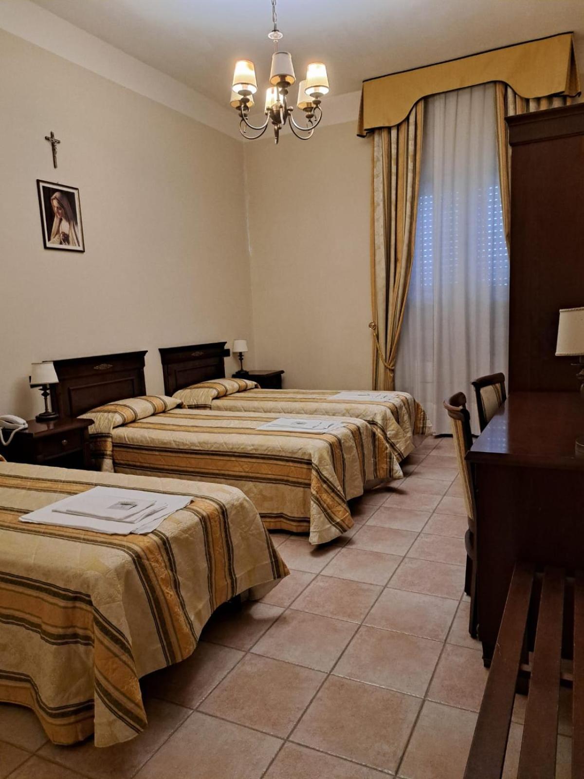 Hotel Casapaceebene à San Giovanni Rotondo Extérieur photo